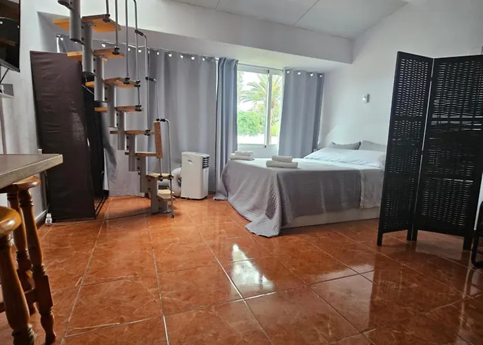 Homestay Captain Morgan House *